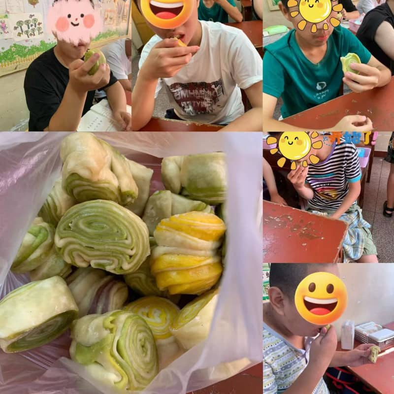 爱心人士给孩子送来了零食甜点，孩子们吃的津津有味。